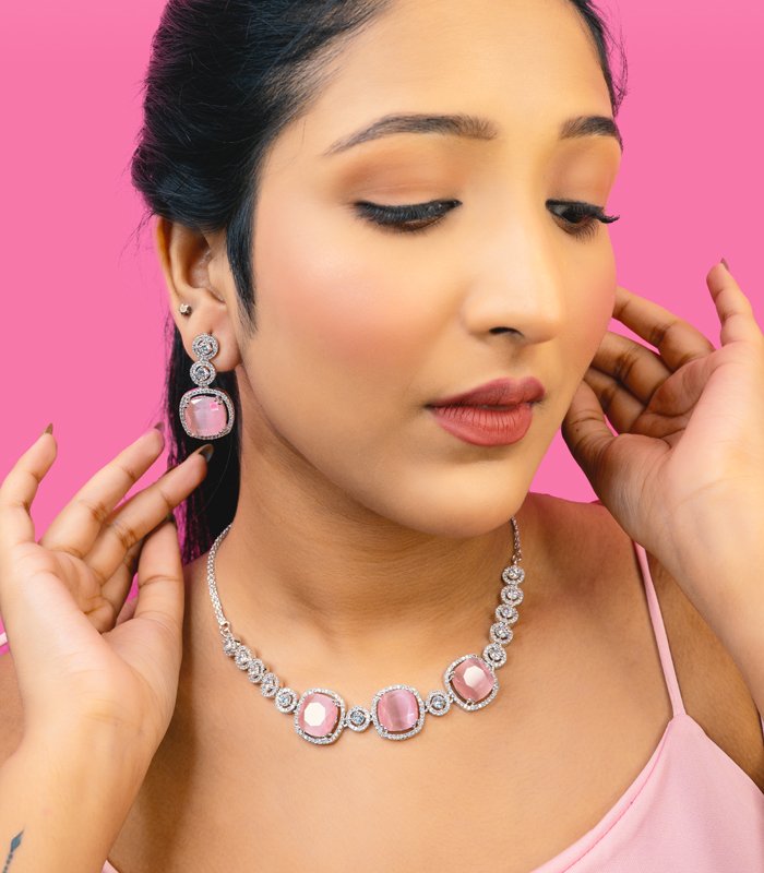 Ruby red classic necklace with zircon stones