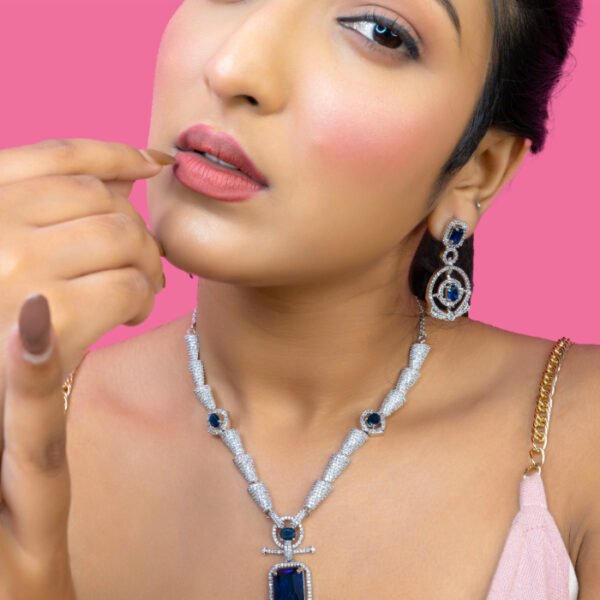 Rose gold necklace with cubic zirconia