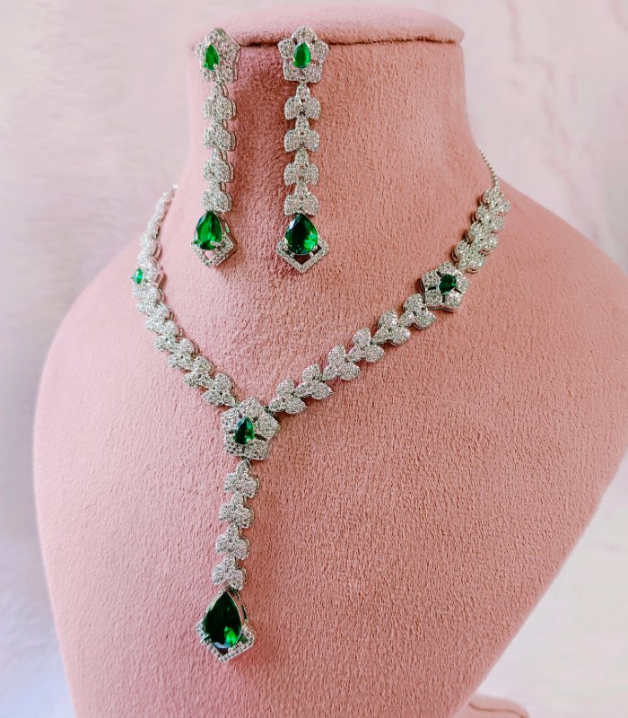 IMG_20250826_132856 Emerald green gold plated bridal necklace with CZ stones